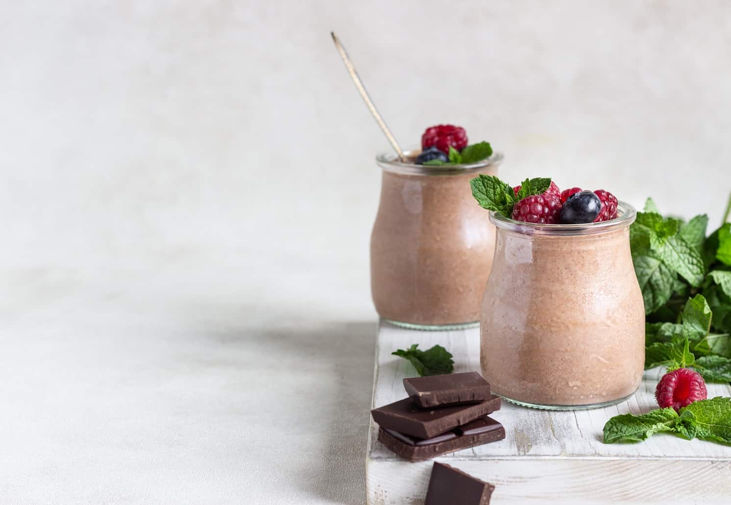 Healthy Chocolate Berry Smoothie
